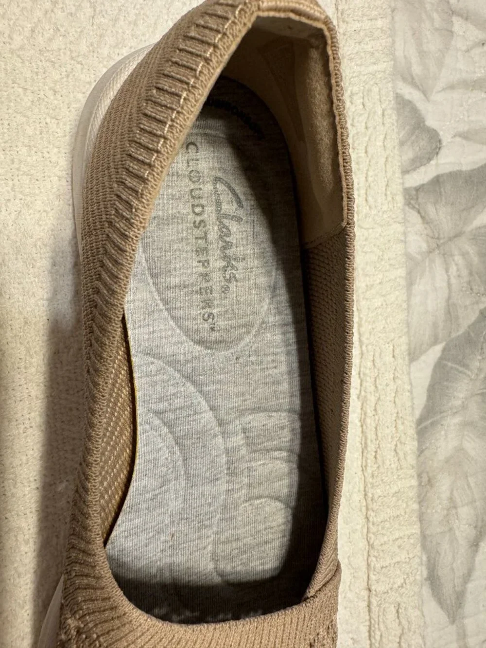Clarks Cloudsteppers Slip-On Bundle (2 Pairs) | Tan & Black | Size 6 | Excellent